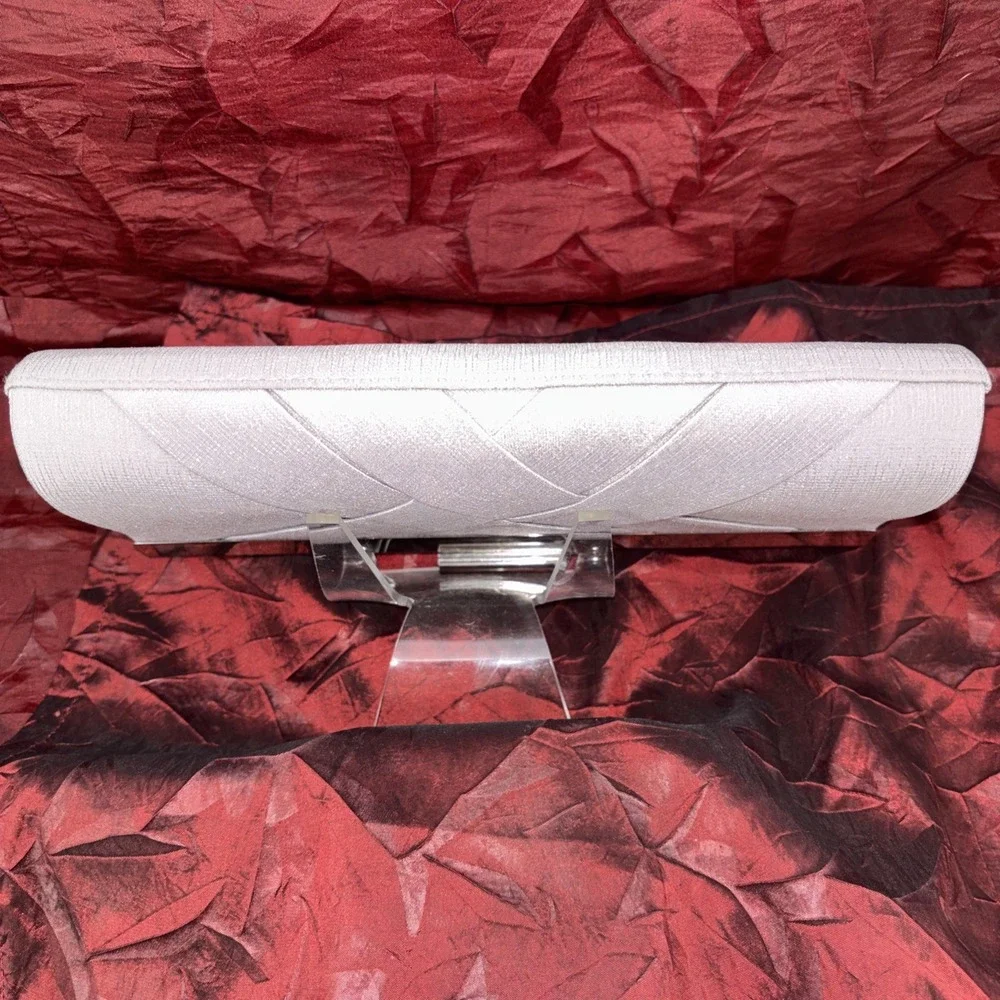 Estee & Lilly Silver Metallic Woven Shiny Chain Crossbody Clutch Evening EUC